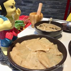 重慶美食探店 第9廠(chǎng)串串香火鍋觀(guān)音橋總店，精品水牛毛肚究竟如何？